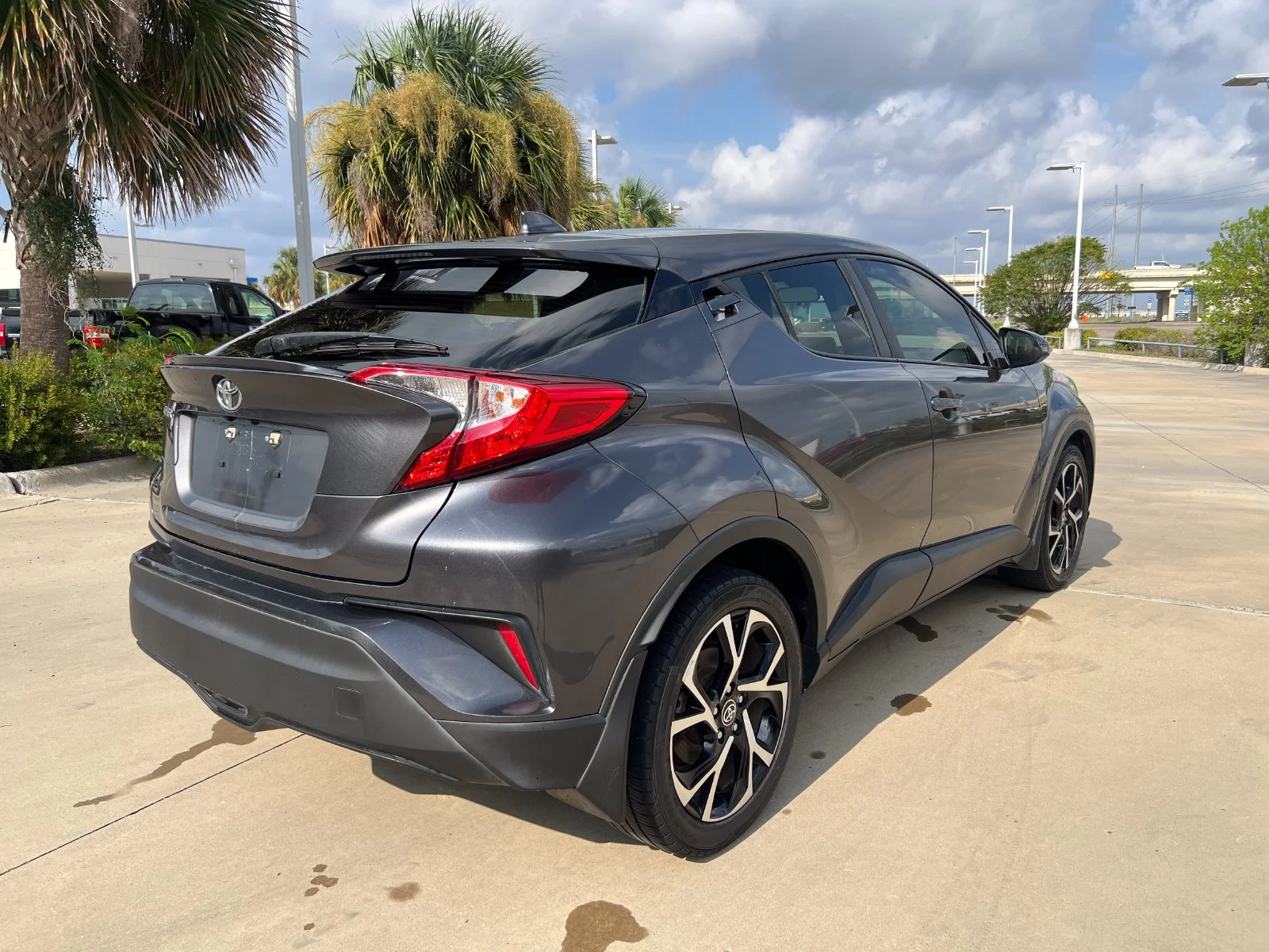 Used 2021 Gray Toyota XLE image 5