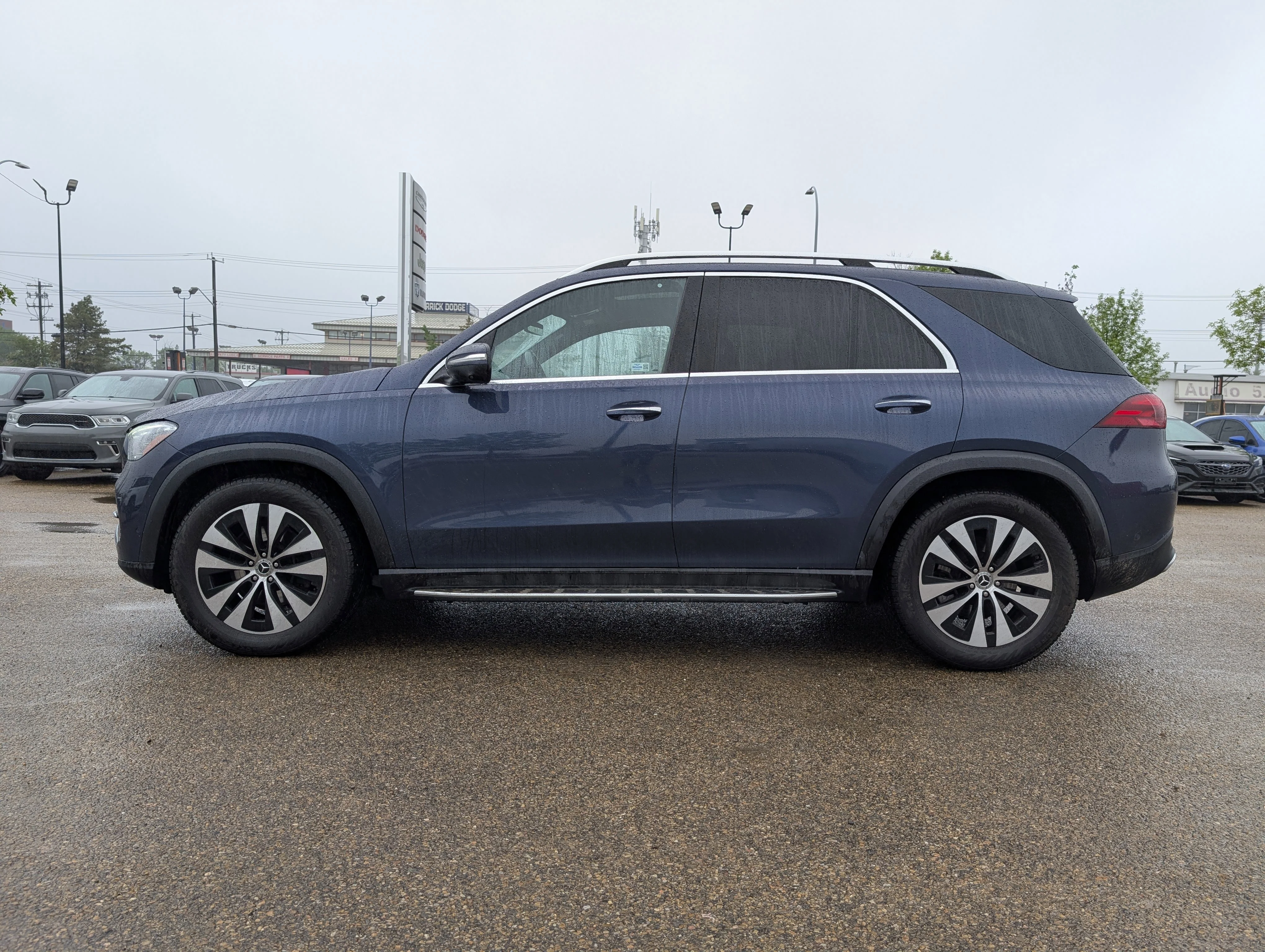 Used 2024 Black Mercedes-Benz GLE 350 image 3