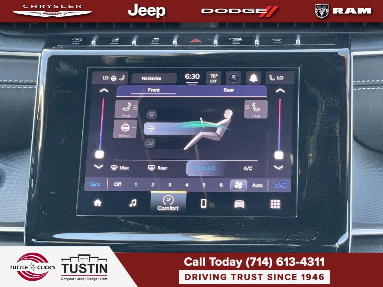 Used 2025 Diamond Black Crystal Pearlcoat Jeep Laredo image 17