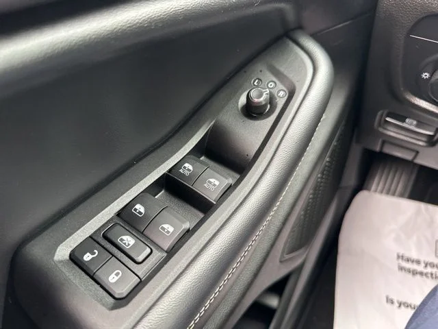 Used 2023 White Jeep Altitude image 26