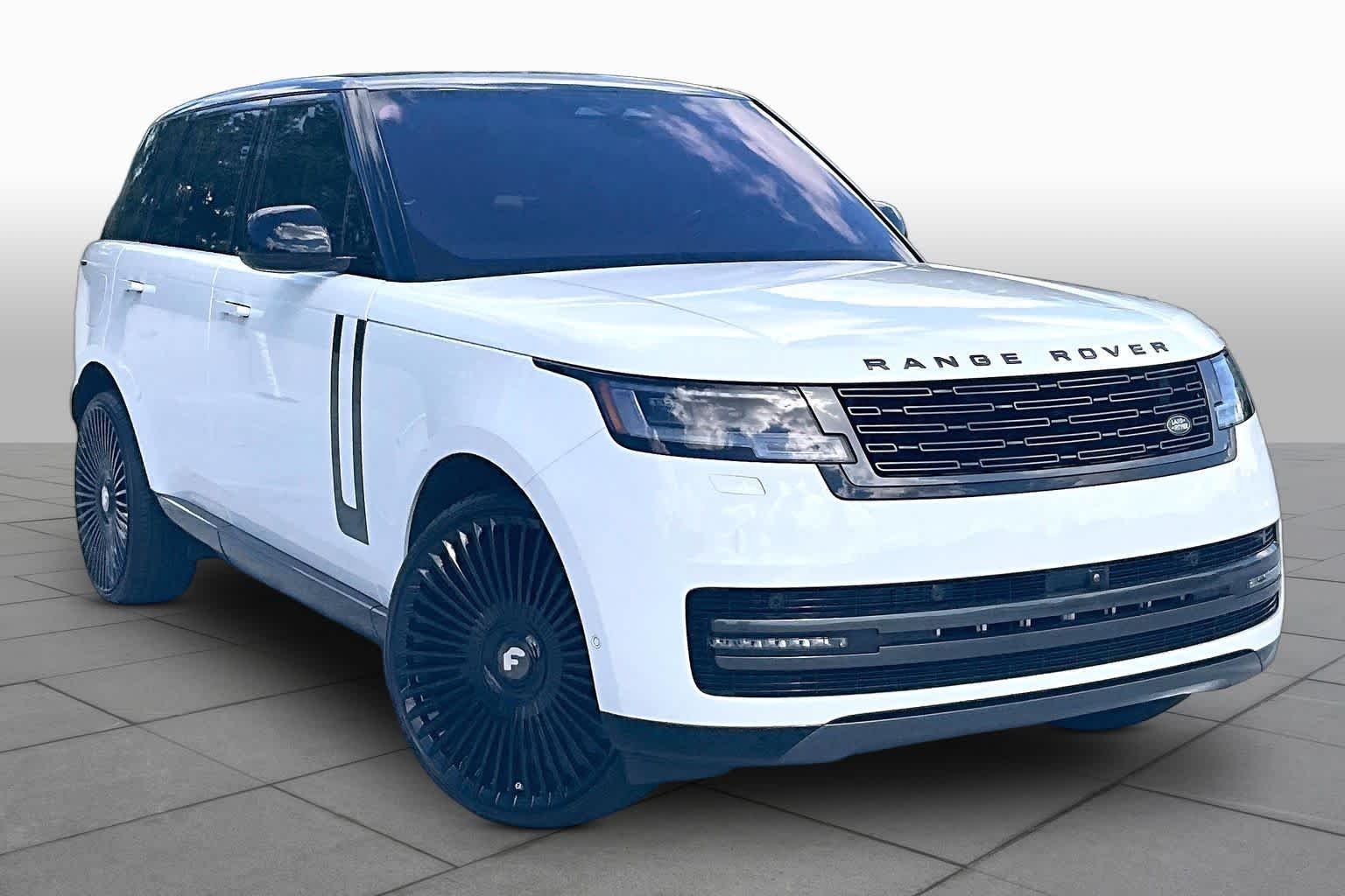 Used 2023 Icy White SV Bespoke Special Effect Satin Land Rover SE image 3