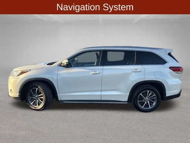 Used 2018 Toyota Highlander XLE with VIN 5TDKZRFH4JS544368 for sale in Comanche, TX