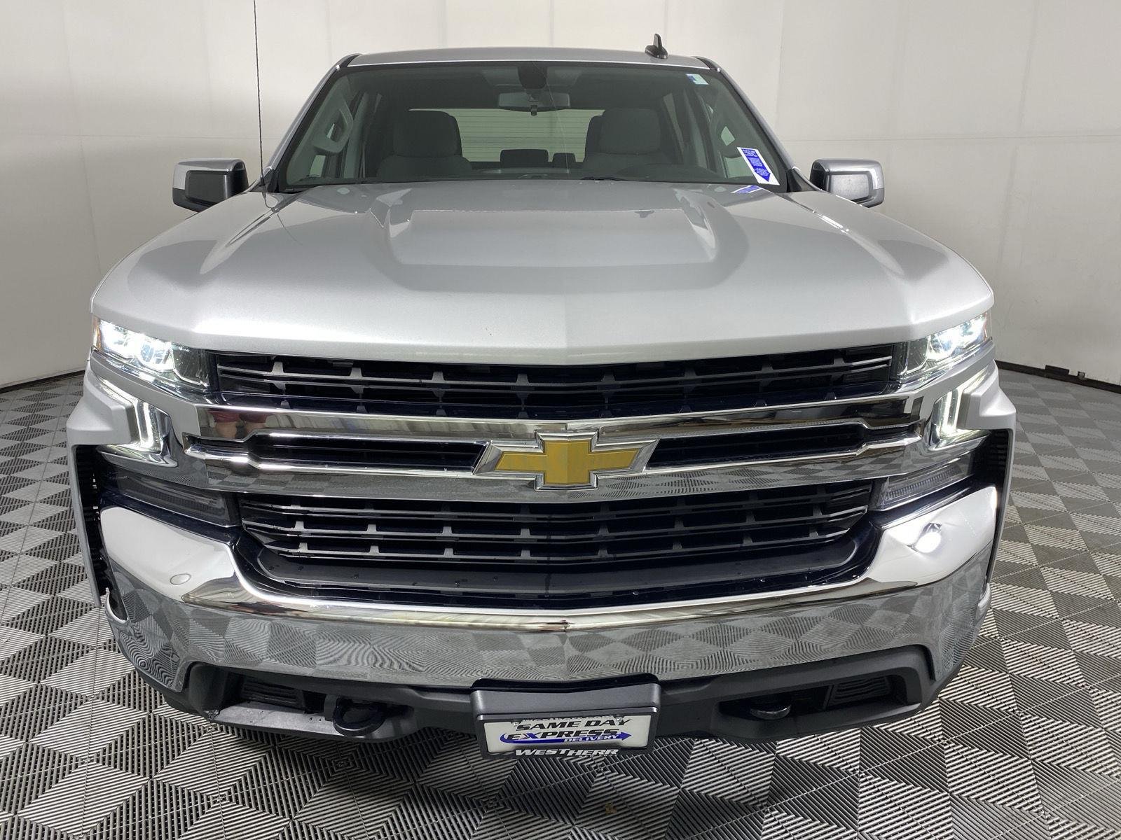 Used 2021 Silver Ice Metallic Chevrolet LT image 7