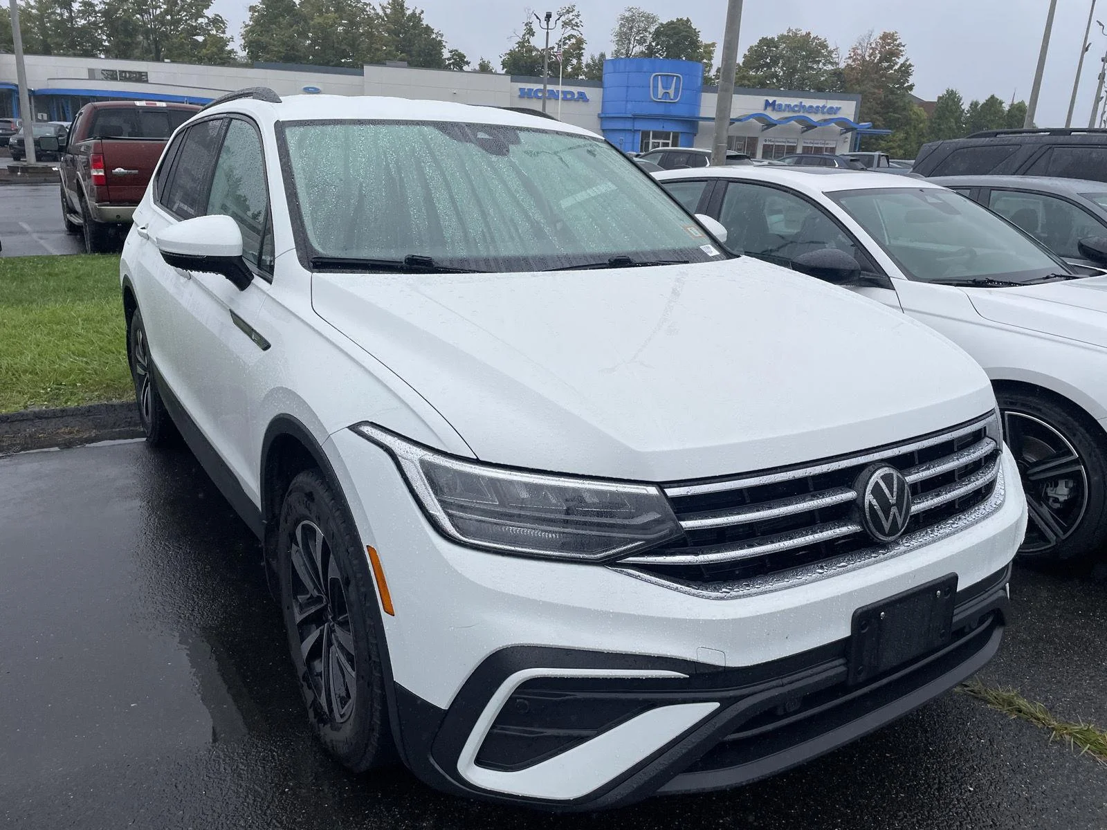 Used 2024 Pure White Volkswagen S image 4