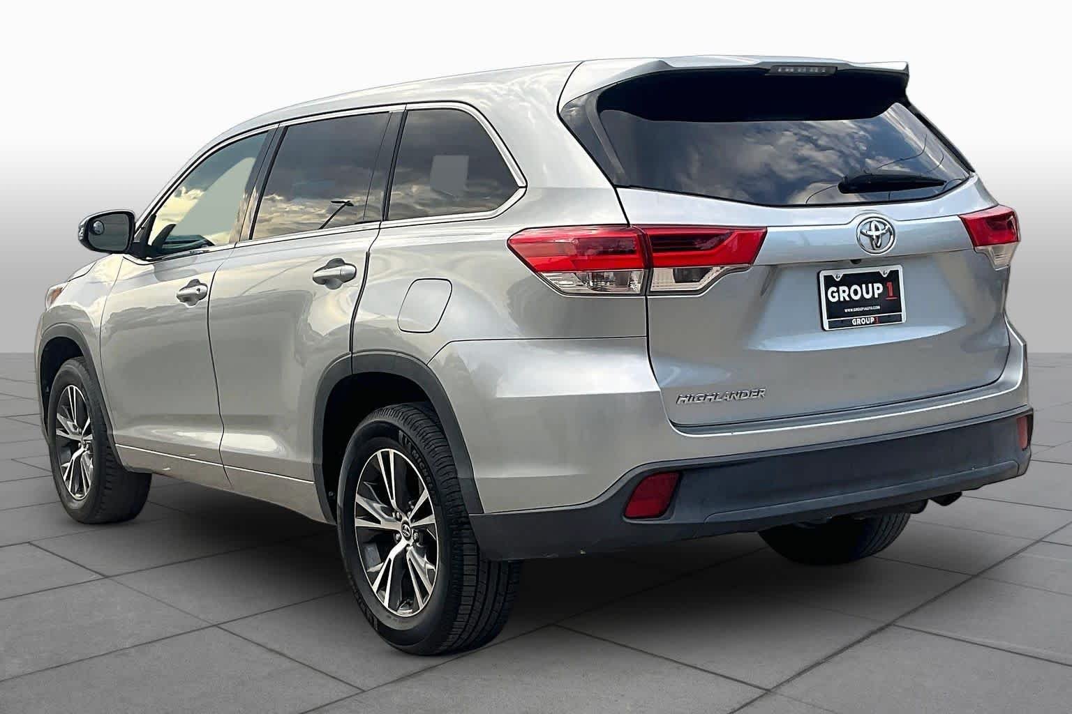 Used 2018 Celestial Silver Metallic Toyota LE image 12