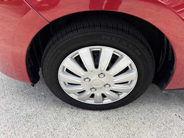 Used 2021 Red Mitsubishi  image 10