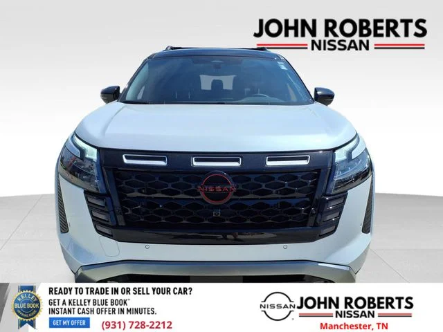 New 2026 Everest White Pearl TriCoat / Super Black Two-tone Nissan Rock Creek® image 13