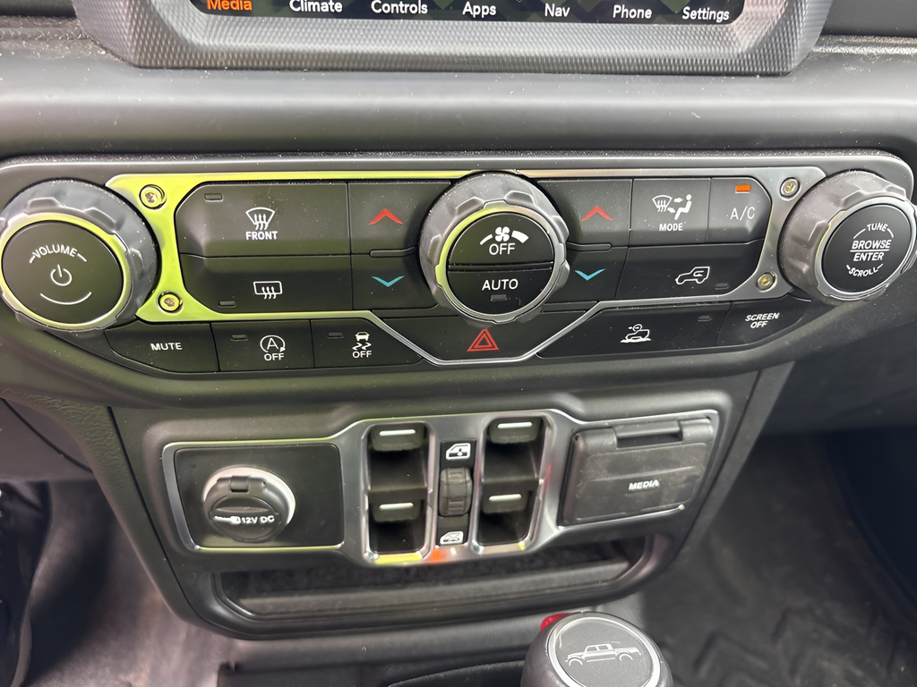 Used 2022 White Jeep Overland image 30
