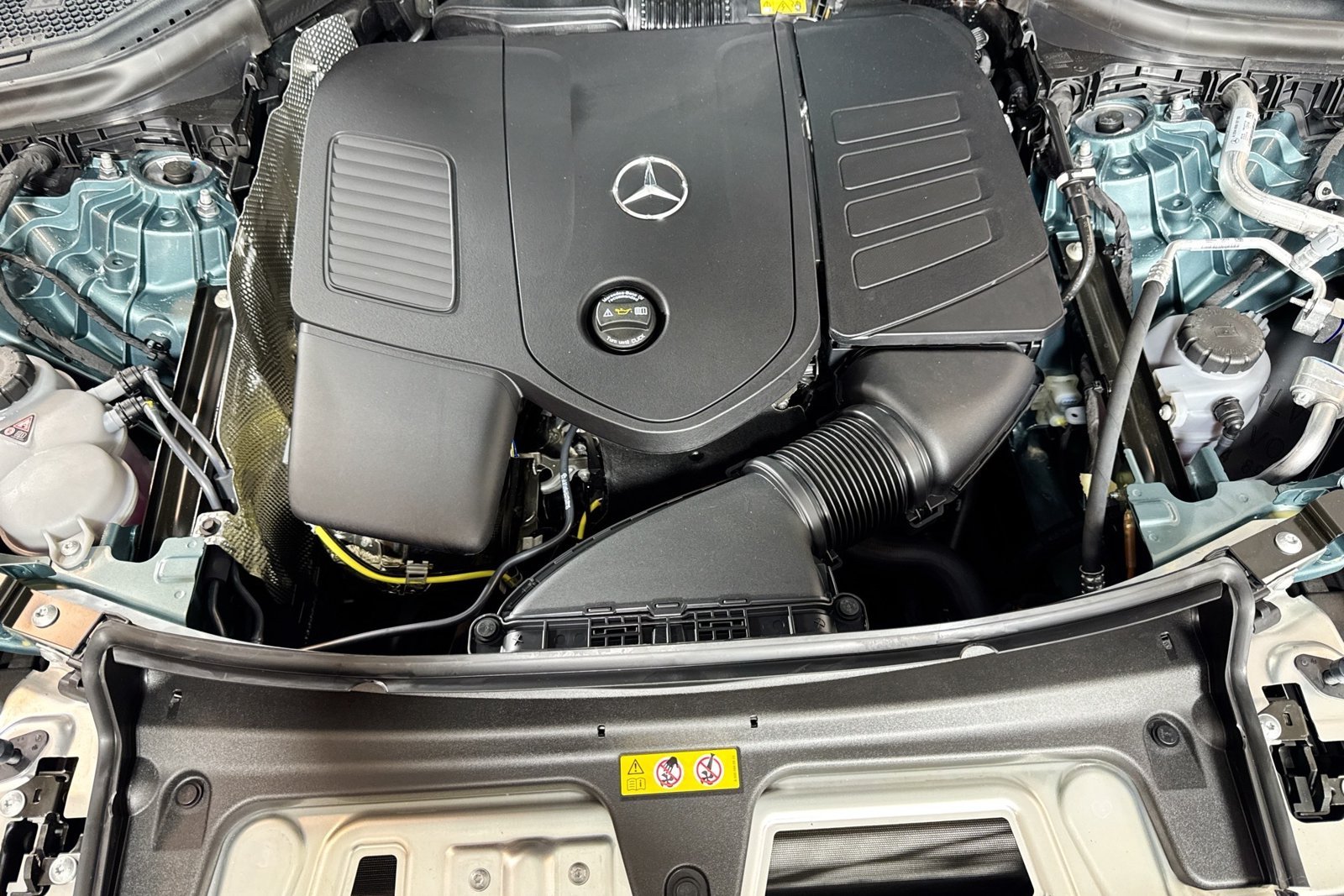 New 2026 Verde Silver Metallic Mercedes-Benz GLC 300 image 28