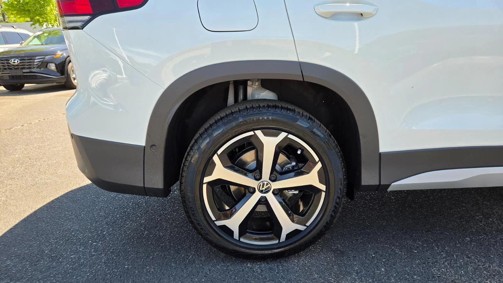 New 2026 Pure White Volkswagen SE image 16