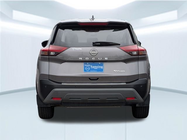 Used 2023 Gray Nissan SV image 5