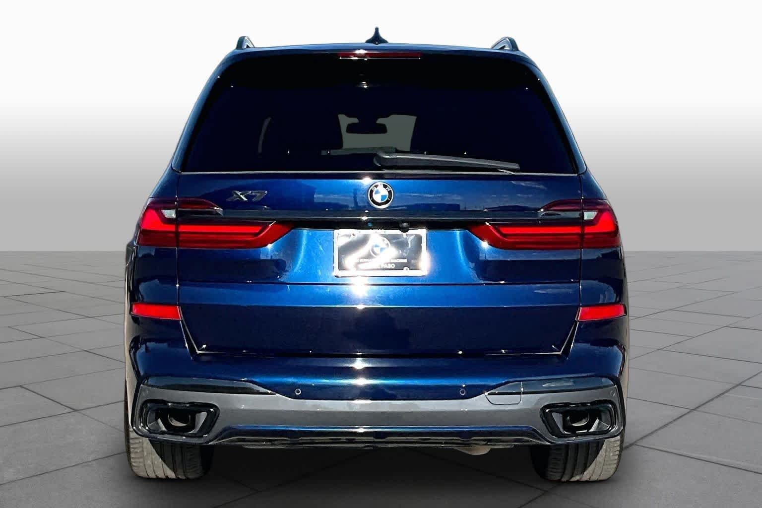 Used 2021 Tanzanite Blue II Metallic BMW xDrive40i image 4