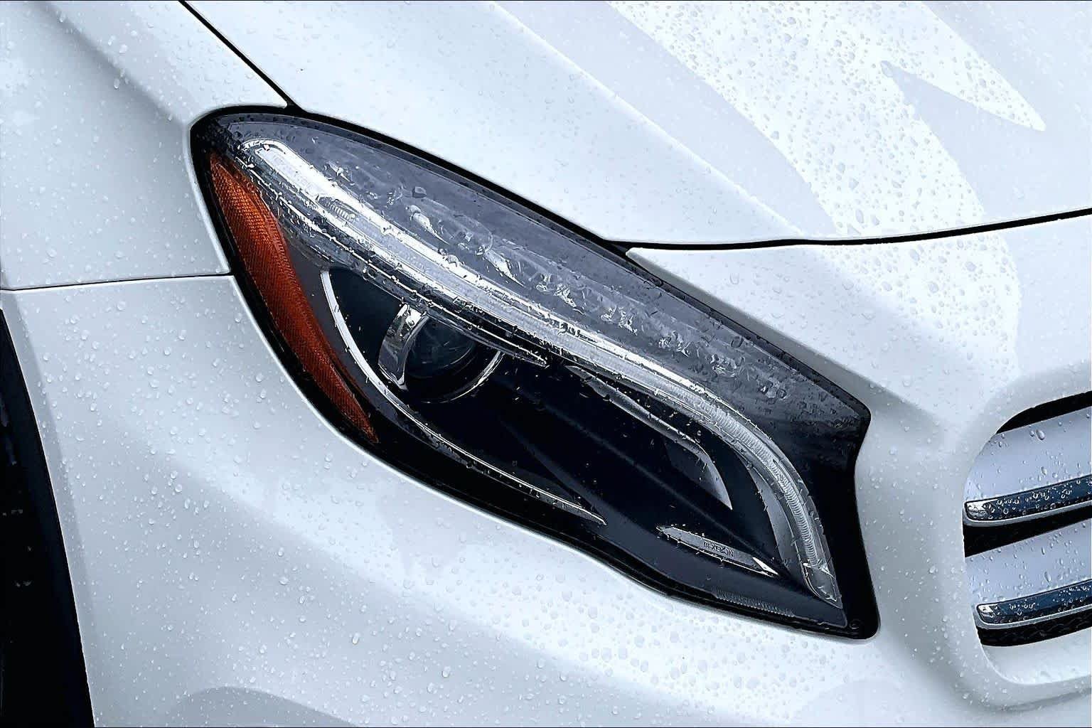 Used 2015 Cirrus White Mercedes-Benz GLA 250 image 46