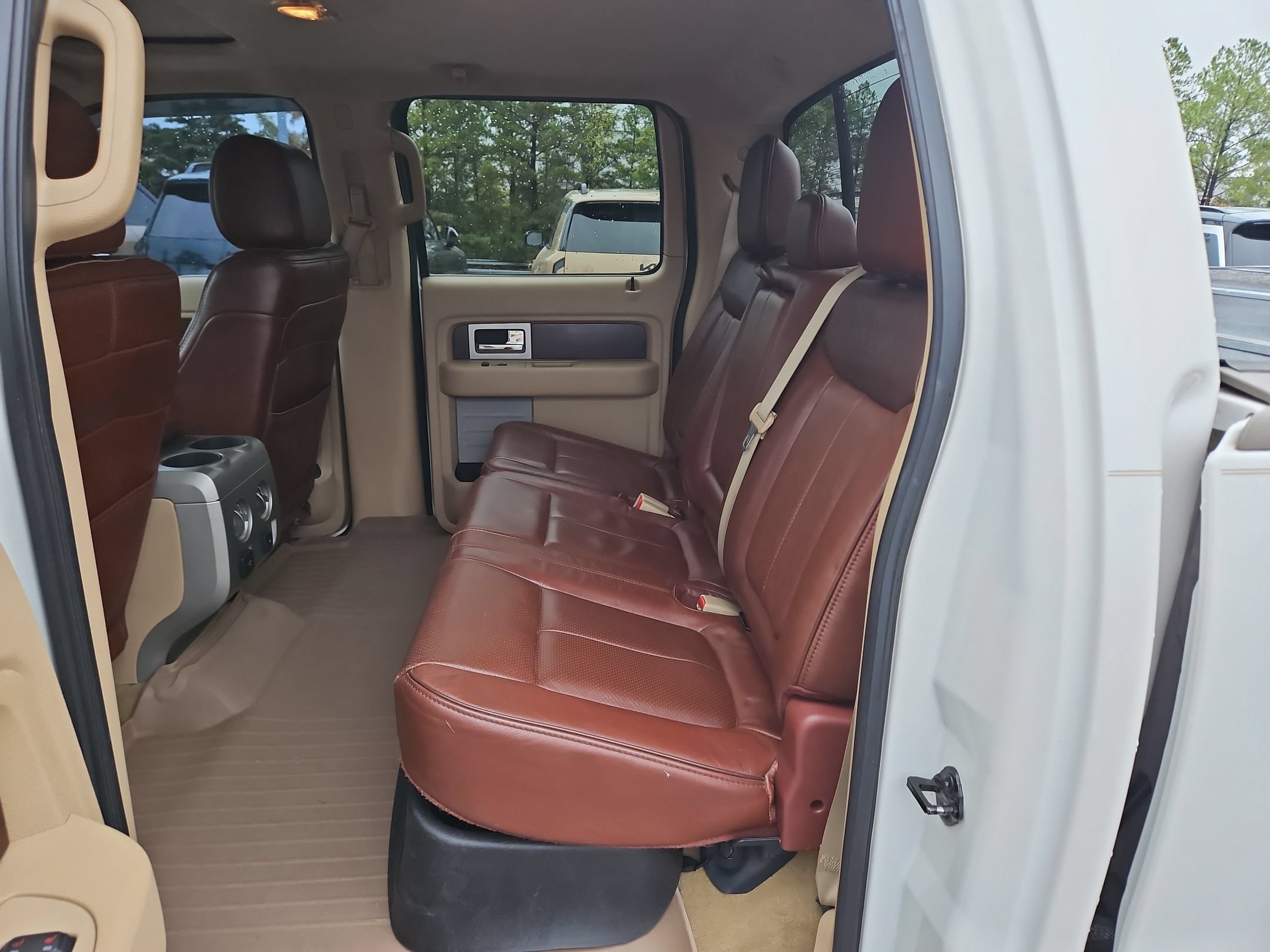Used 2013 White Platinum Metallic Tri-Coat Ford King Ranch image 47