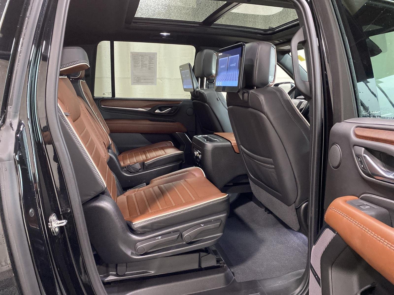 Used 2023 Onyx Black GMC Denali Ultimate image 16