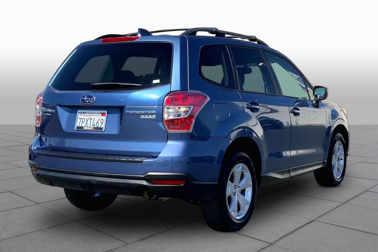Used 2016 Quartz Blue Pearl Subaru 2.5i Premium image 12