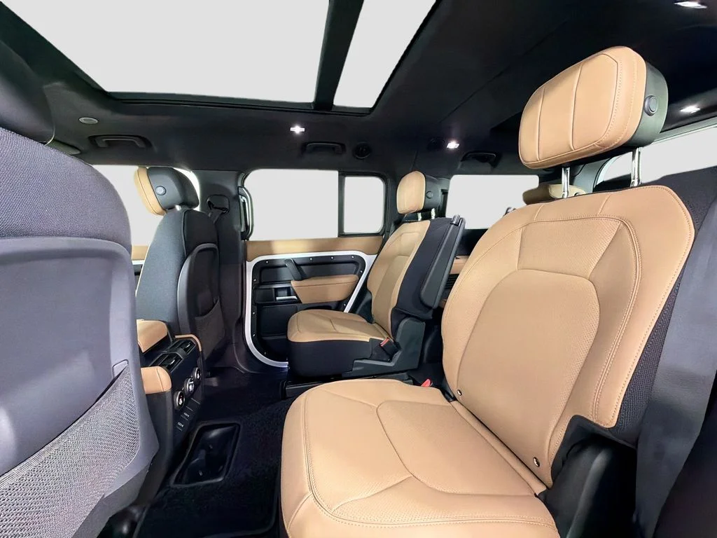 New 2026 Fuji White Land Rover V8 image 26