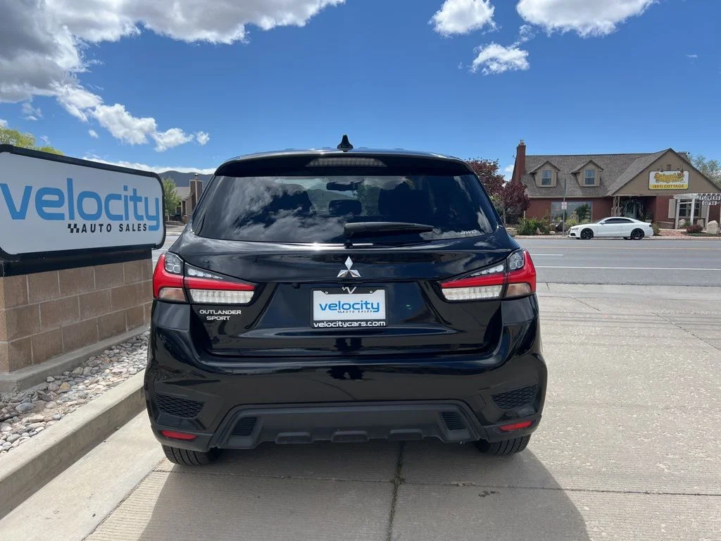 Used 2025 Gray Mitsubishi 2.0 ES image 5
