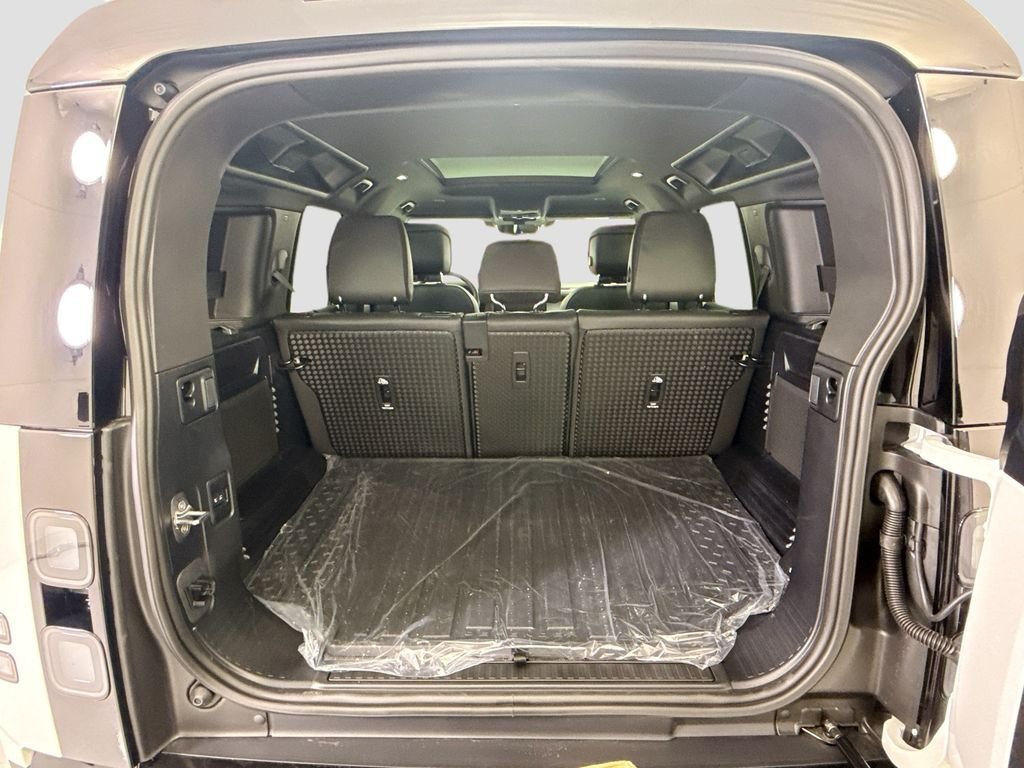 New 2026 Fuji White LAND ROVER X-Dynamic SE image 27