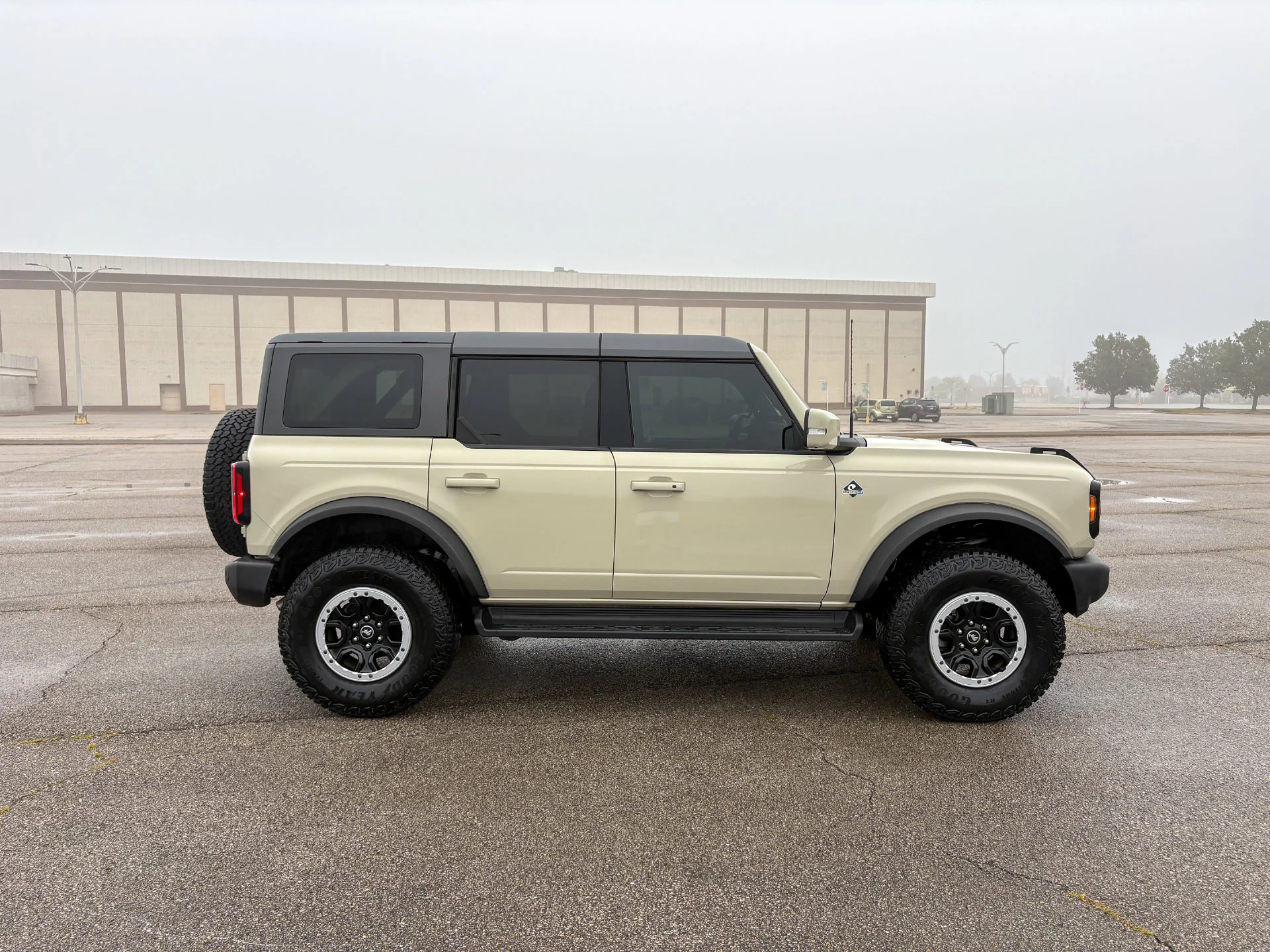 Used 2025 Beige Ford Outer Banks image 10