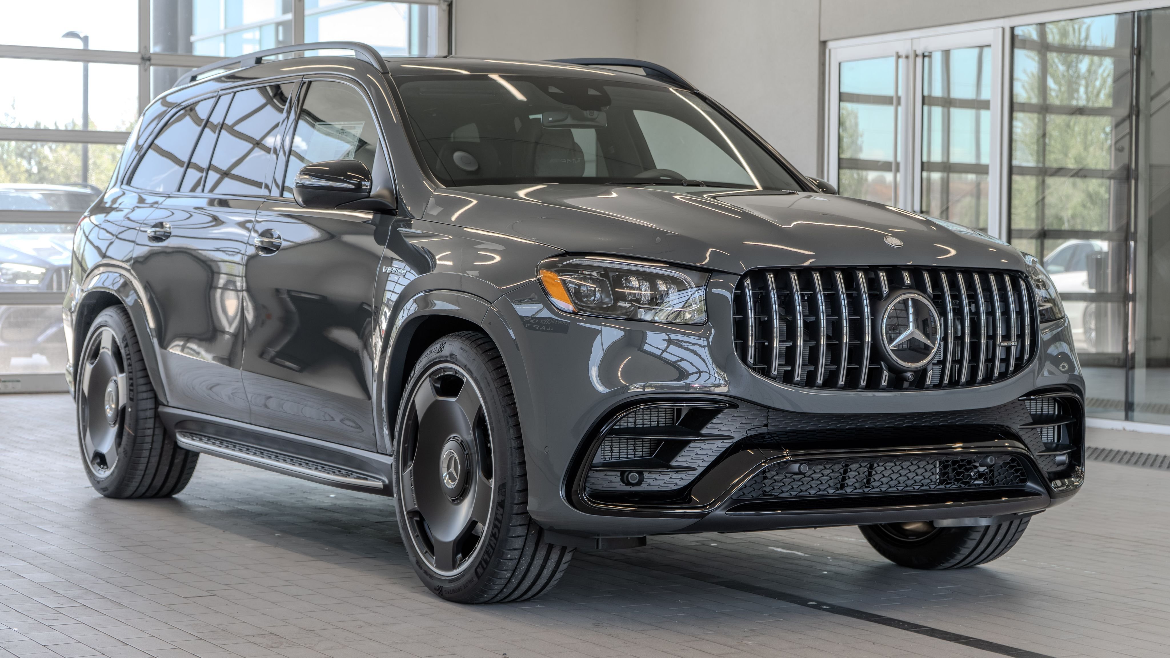 New 2026 MANUFAKTUR Silicon Grey Mercedes-Benz GLS 63 AMG® image 21