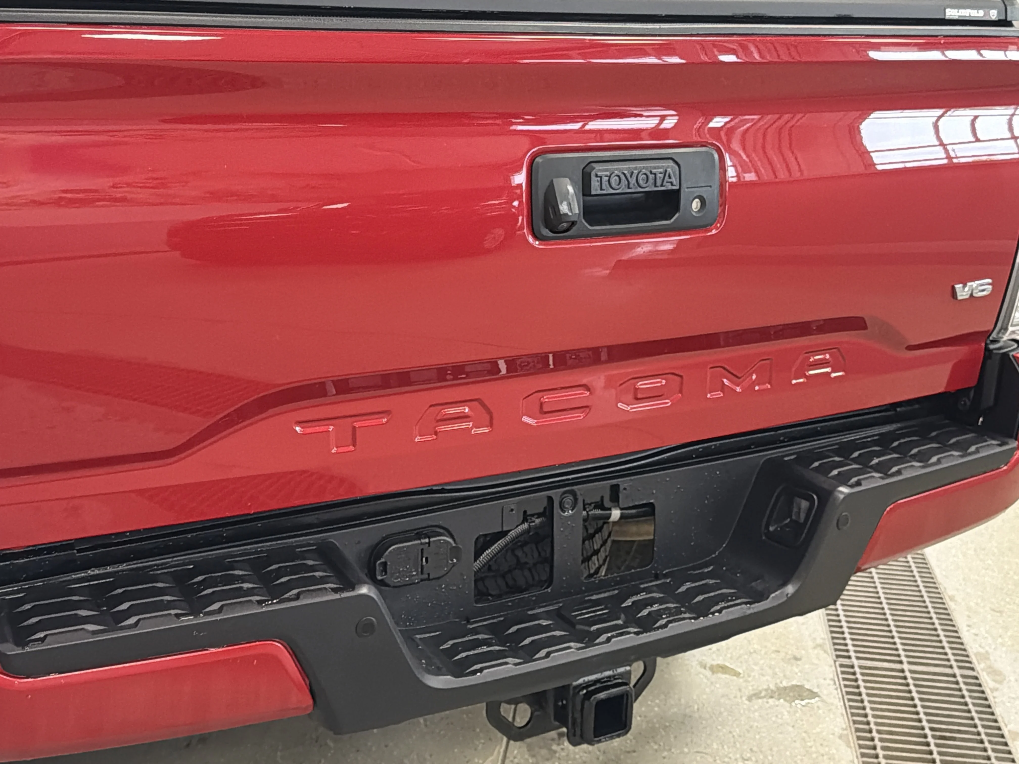 Used 2022 Barcelona Red Metallic Toyota  image 42