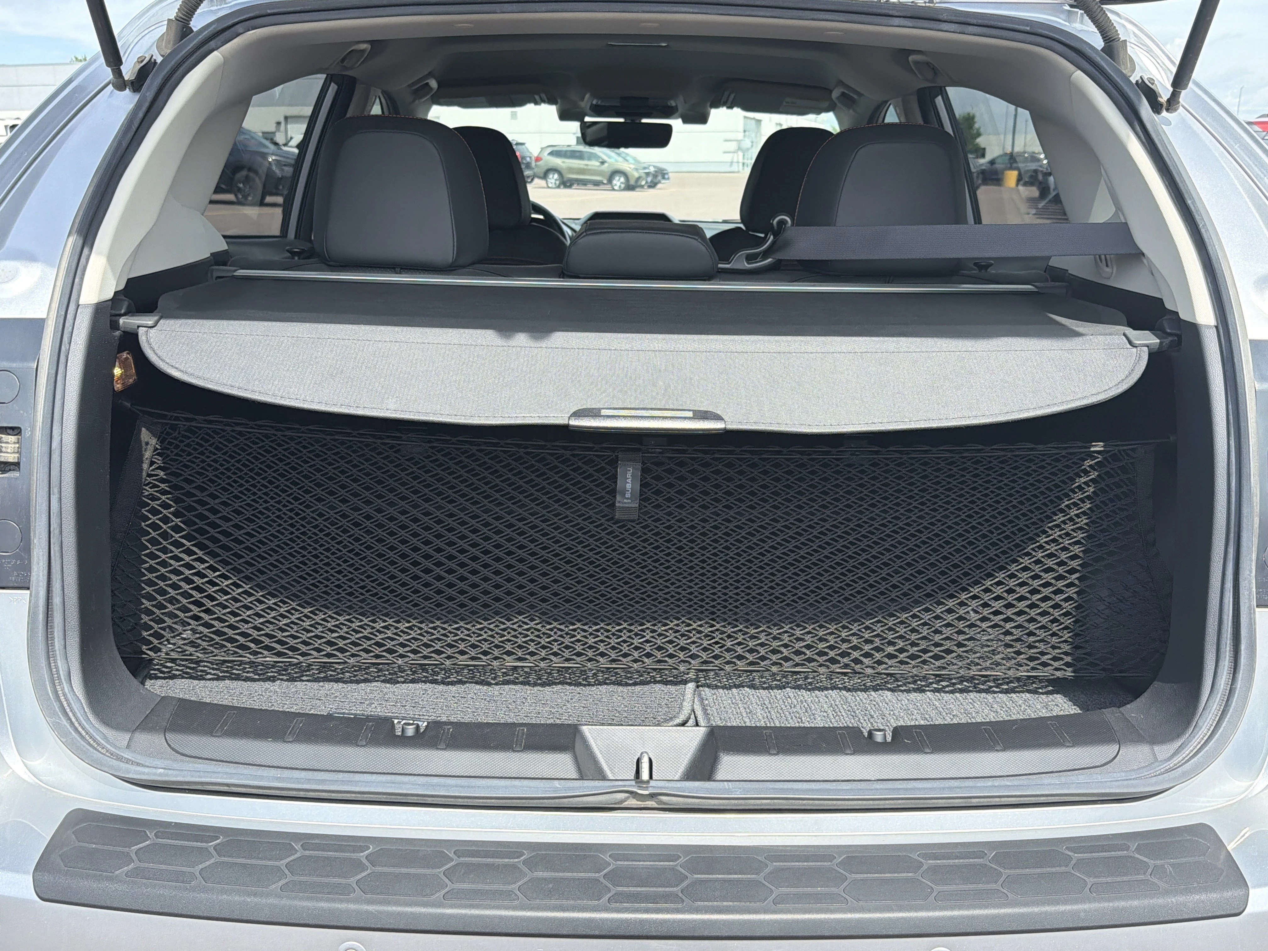 Used 2019 Ice Silver Metallic Subaru Limited image 18