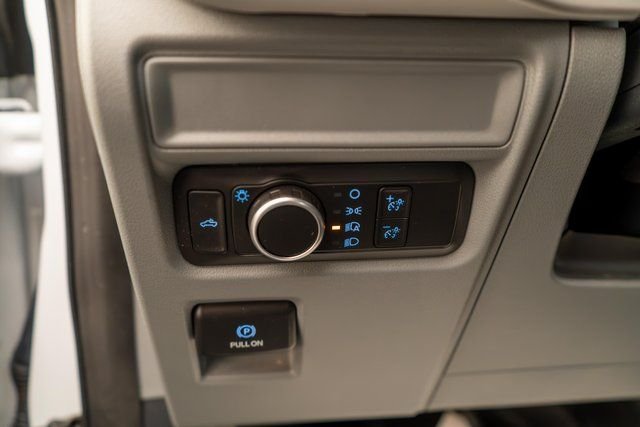 Used 2022 White Ford XL image 17