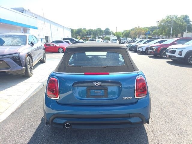 Used 2022 Blue MINI Iconic image 4