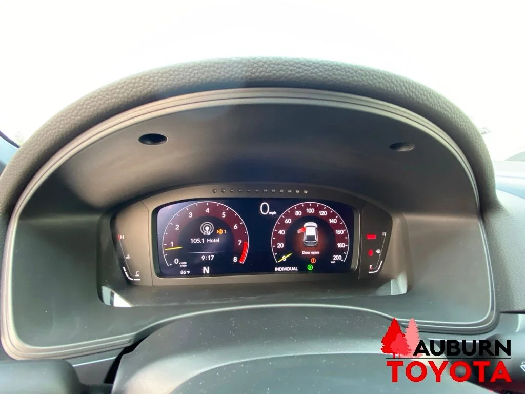 Used 2023  Honda  image 35