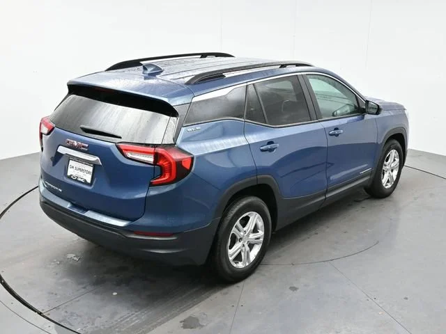 Used 2024 Downpour Metallic GMC SLE image 39