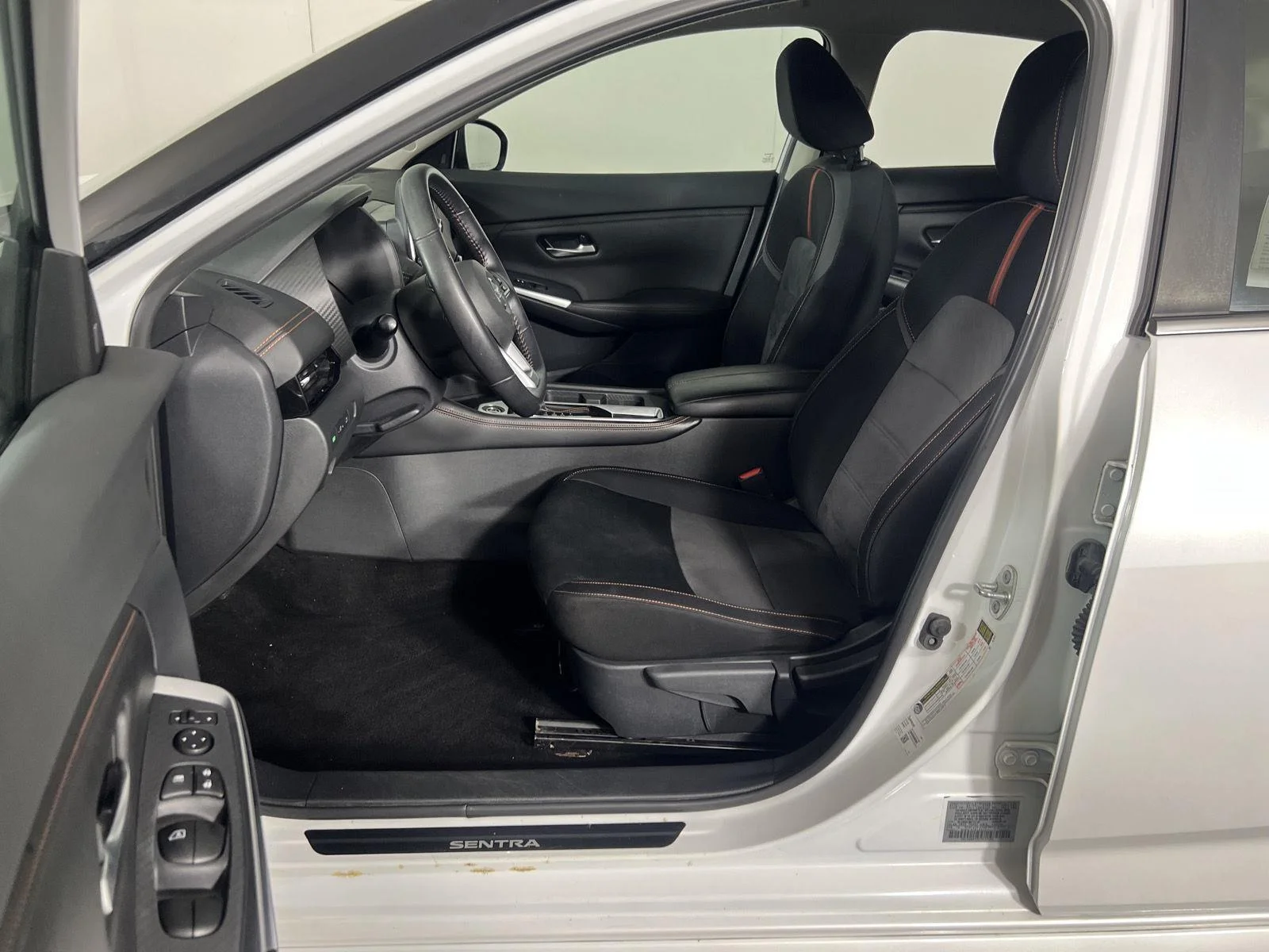Used 2021 Aspen White/Super Black Nissan SR image 11