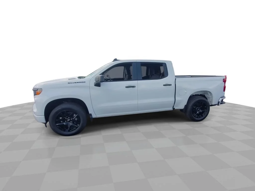 New 2026 Summit White Chevrolet Custom image 5