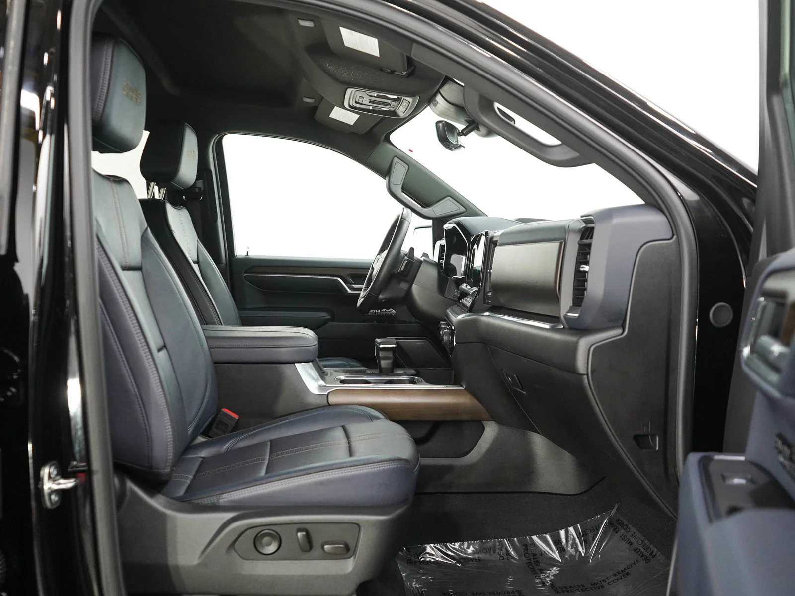 Used 2025 Black Chevrolet High Country image 10