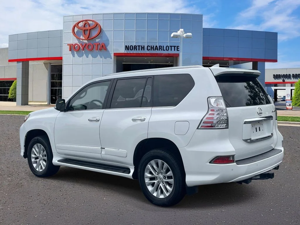 Used 2018  Lexus 460 image 4