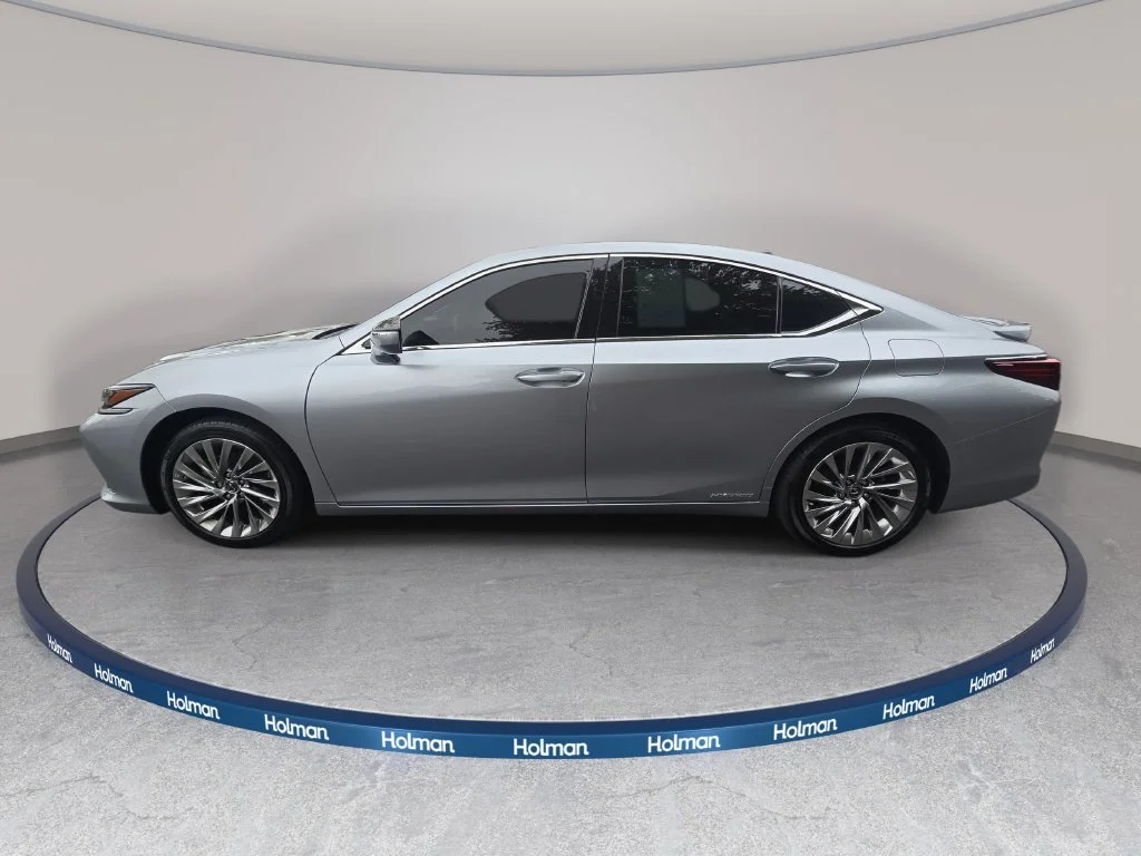 Certified Used 2022 IRIDIUM Lexus 300h Luxury image 8