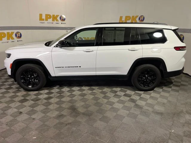 Used 2024 Bright White Clearcoat Jeep Altitude X image 6
