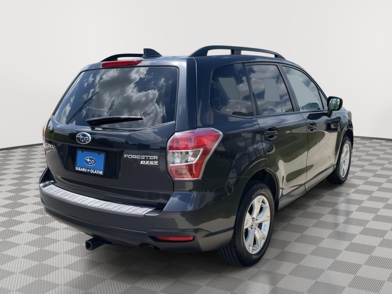 Used 2016 Dark Gray Metallic Subaru 2.5i Premium image 8