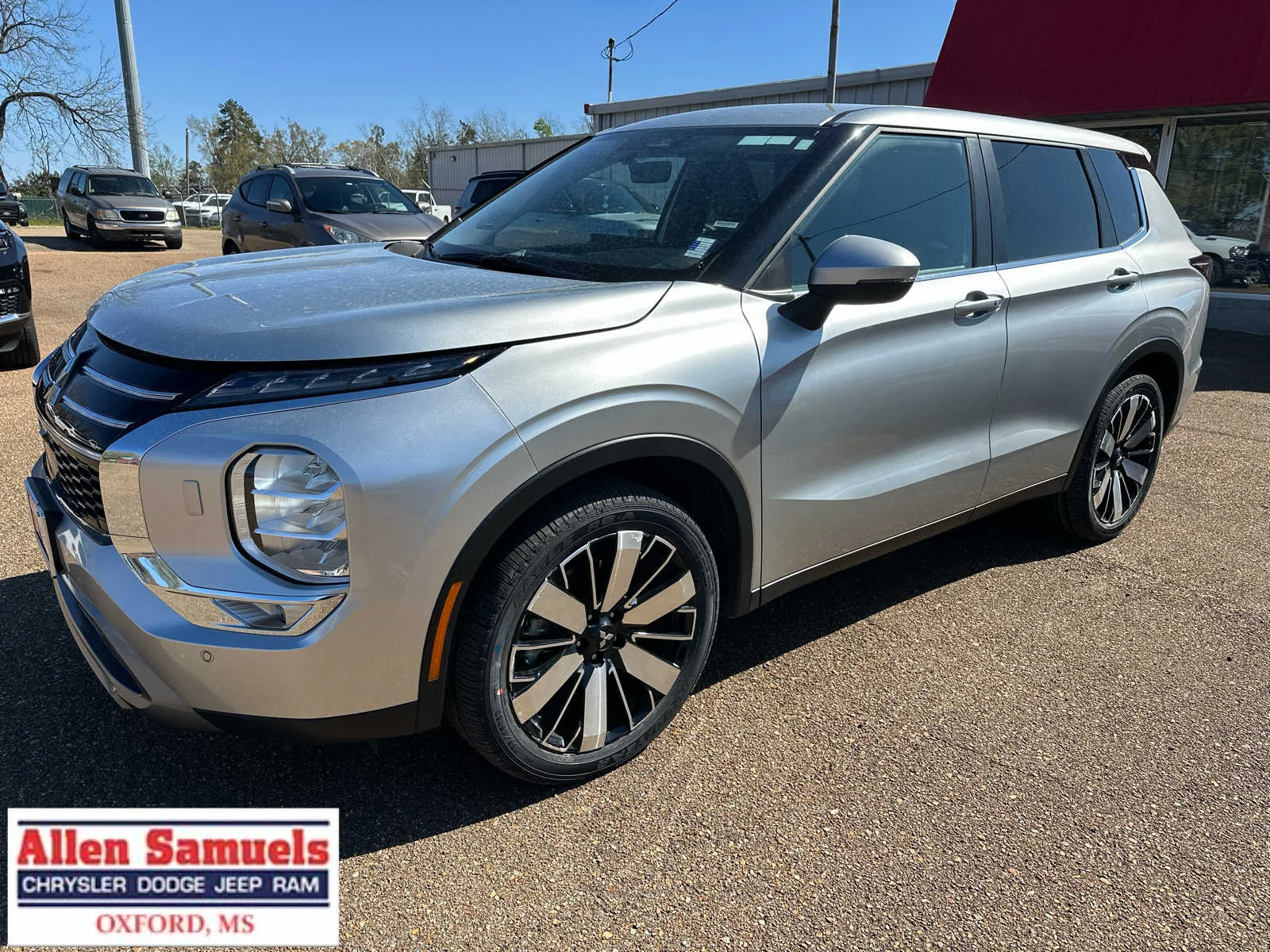 2025 Mitsubishi Outlander SE - Photo 7