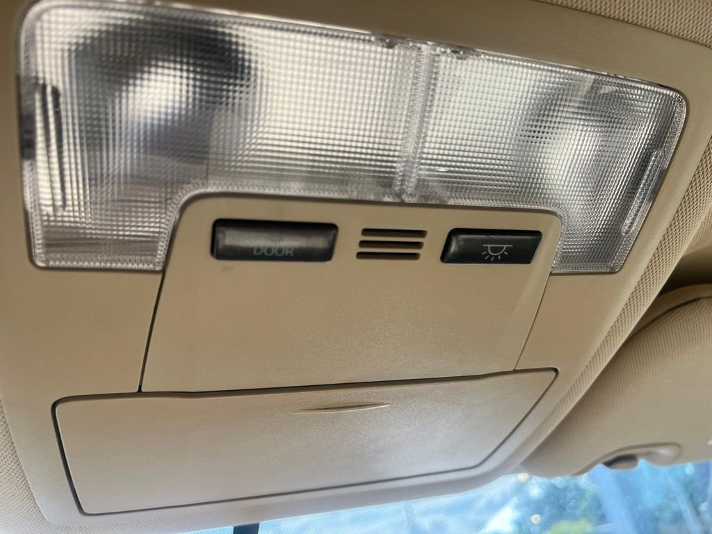 Used 2016 White Toyota LE Plus V6 image 23