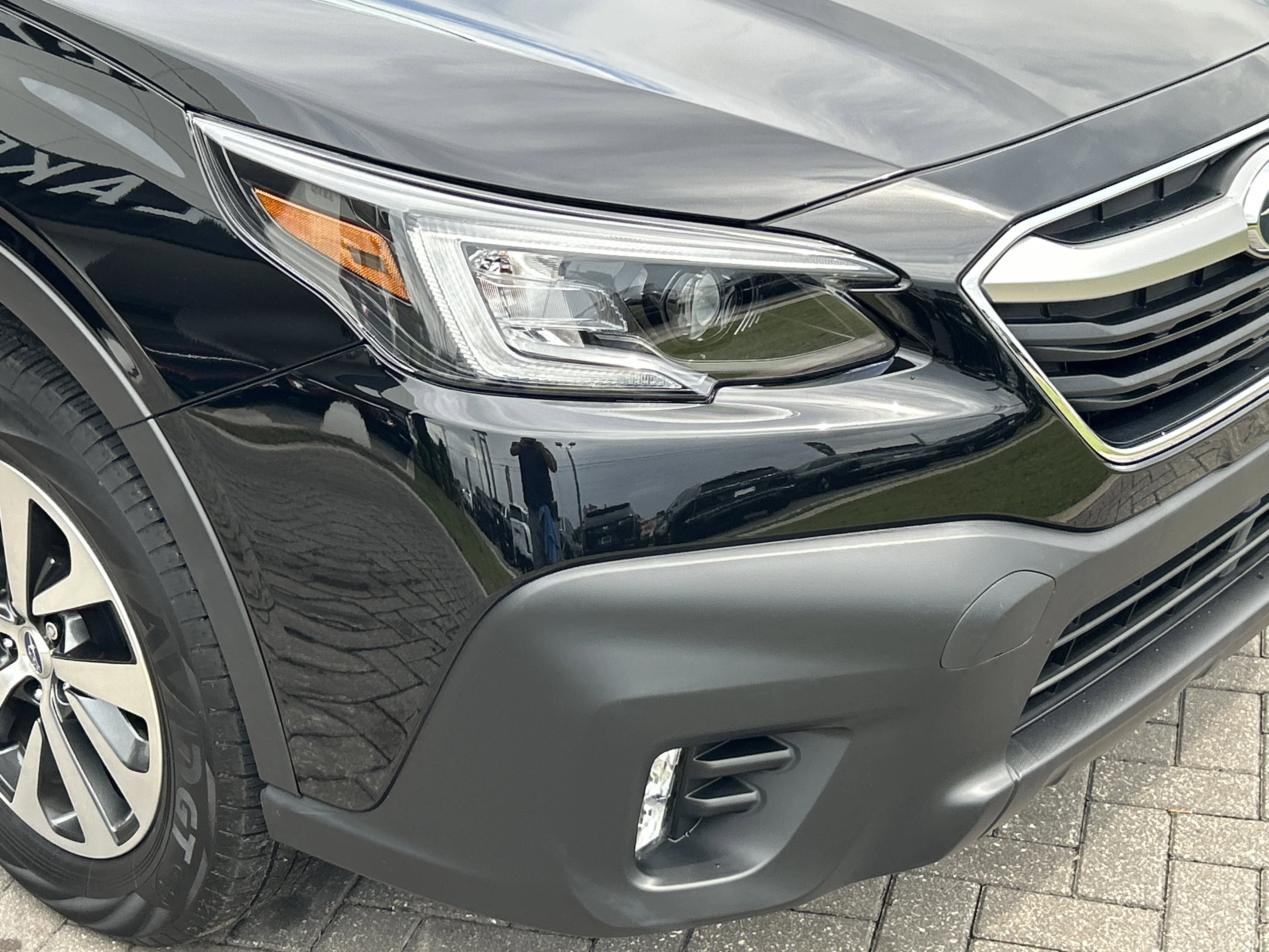 Used 2020 Crystal Black Silica Subaru Premium image 8