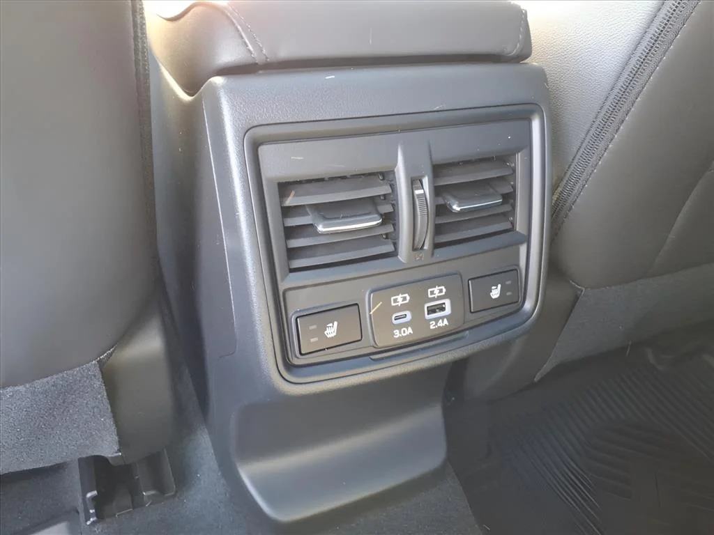 2026 Subaru Outback Limited - Photo 8