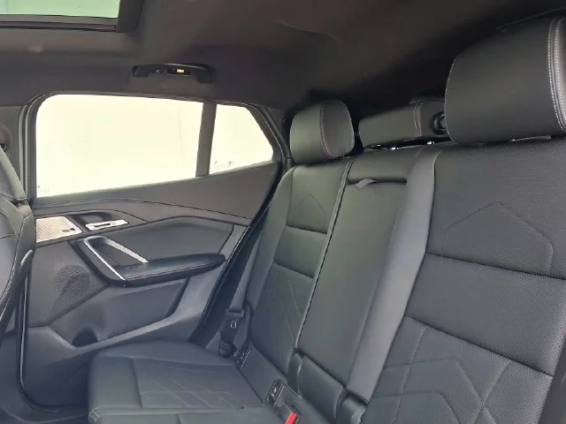 Used 2024 Gray BMW xDrive28i image 23