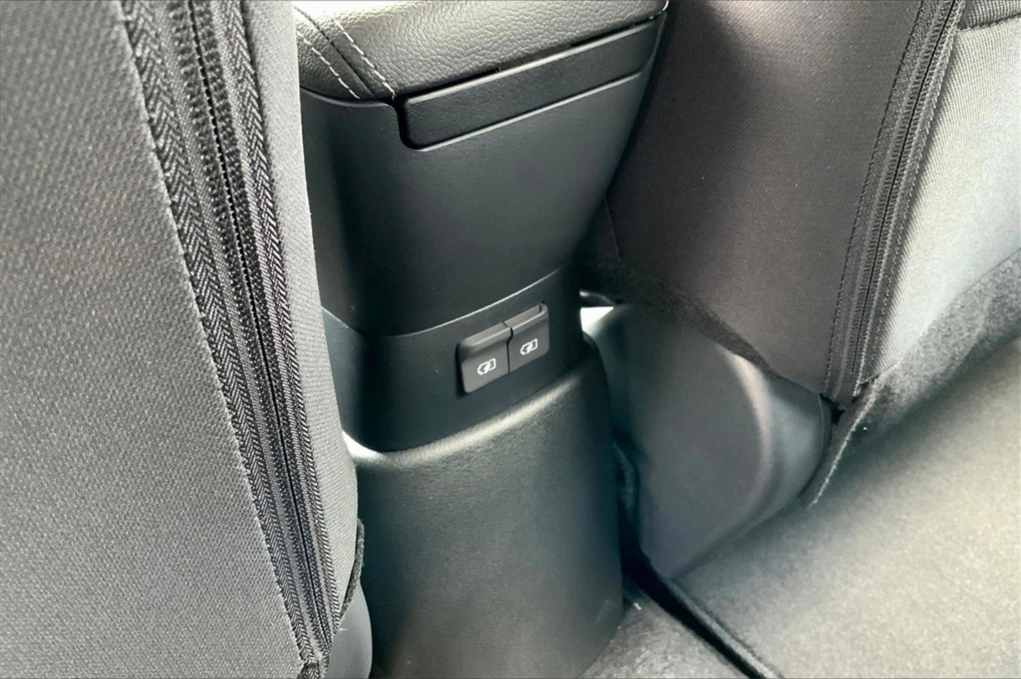 2025 Nissan KICKS PLAY Base - Photo 12