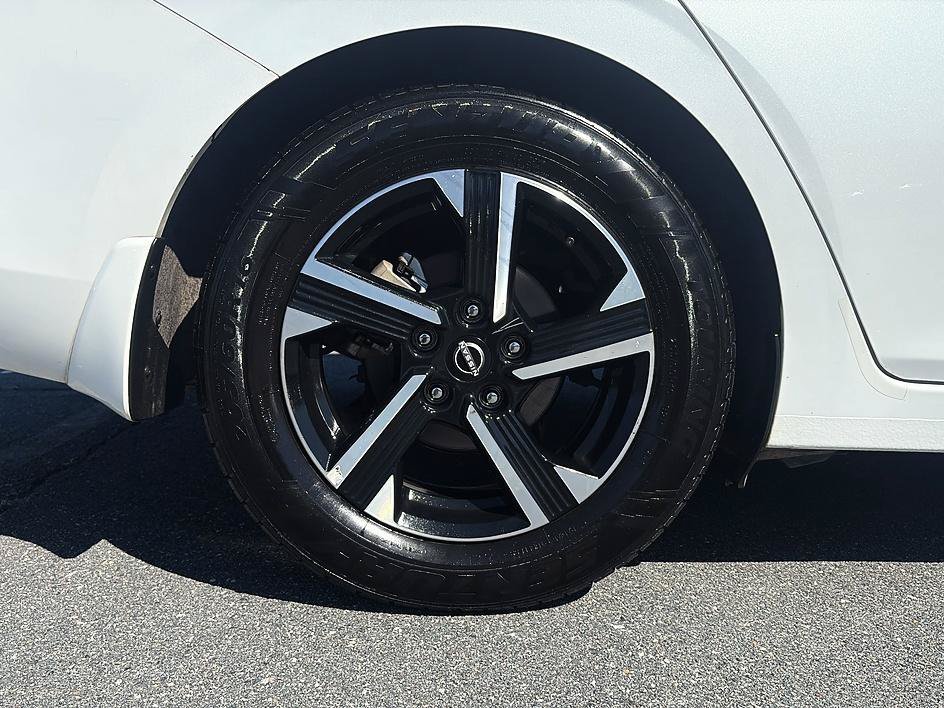 Used 2025 Aspen White Tricoat Nissan SV image 11