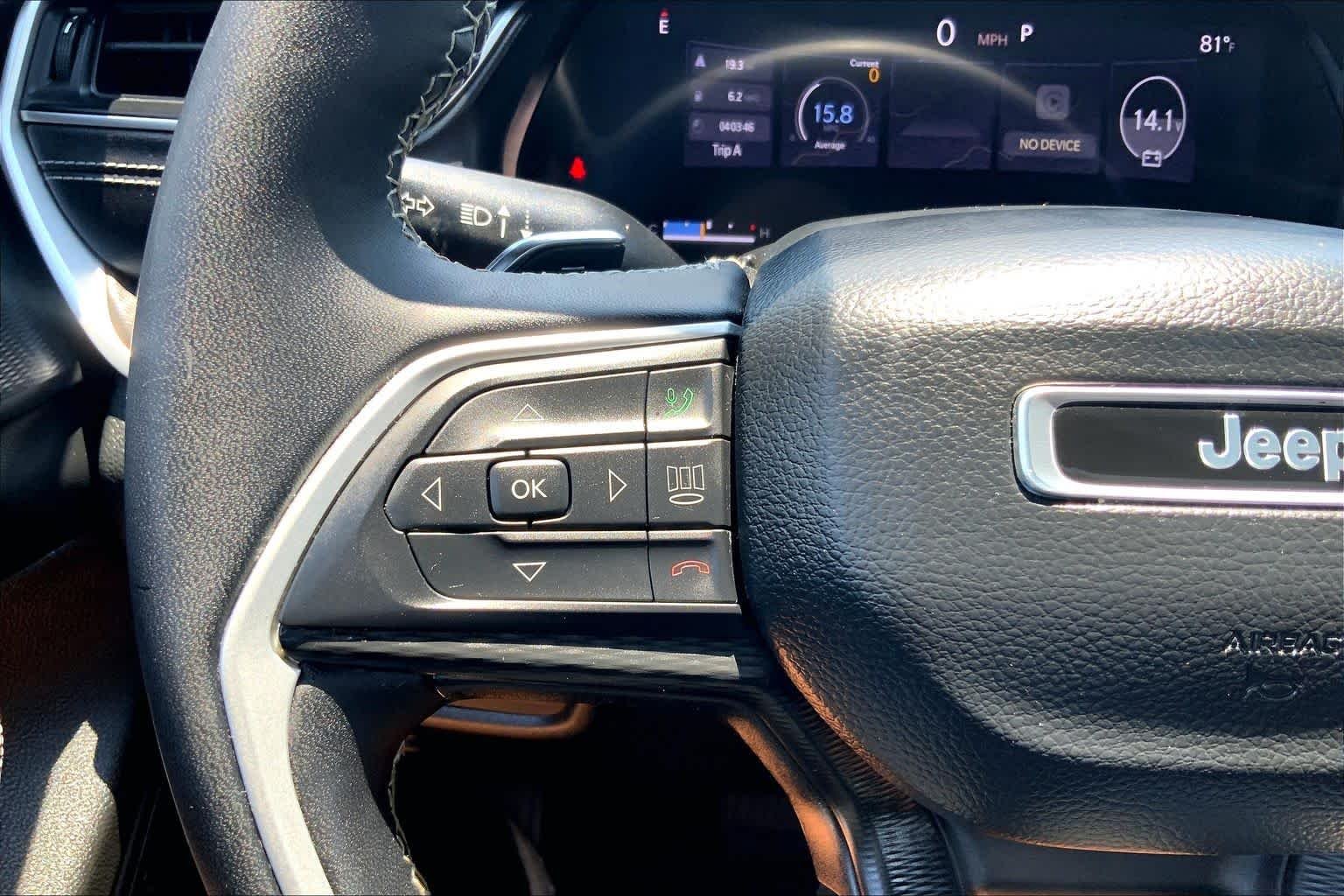 Used 2023 Diamond Black Crystal Pearlcoat Jeep Altitude image 23