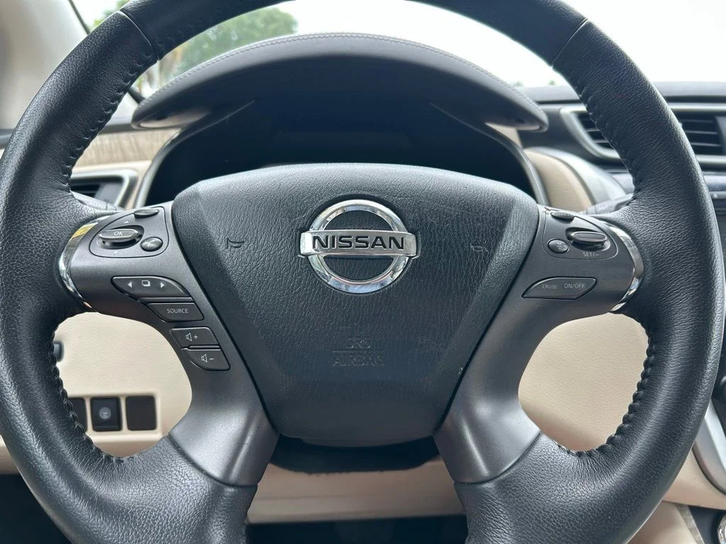 Used 2022 Pearl White Tri-Coat Nissan SV image 22
