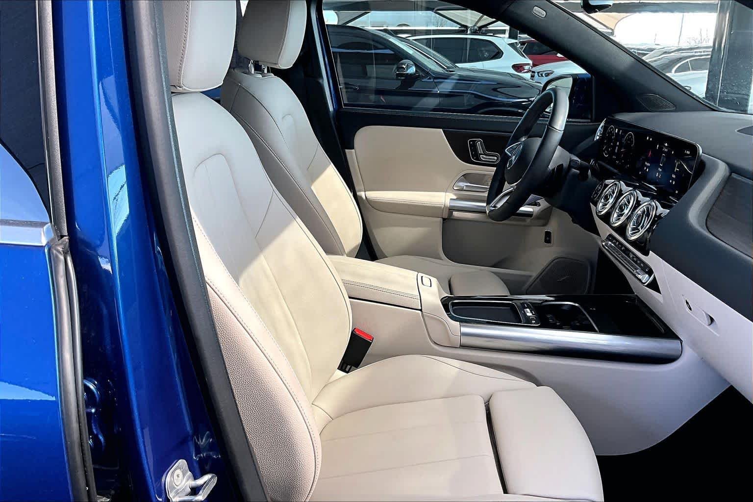 2025 Mercedes-Benz GLA GLA250 - Photo 9