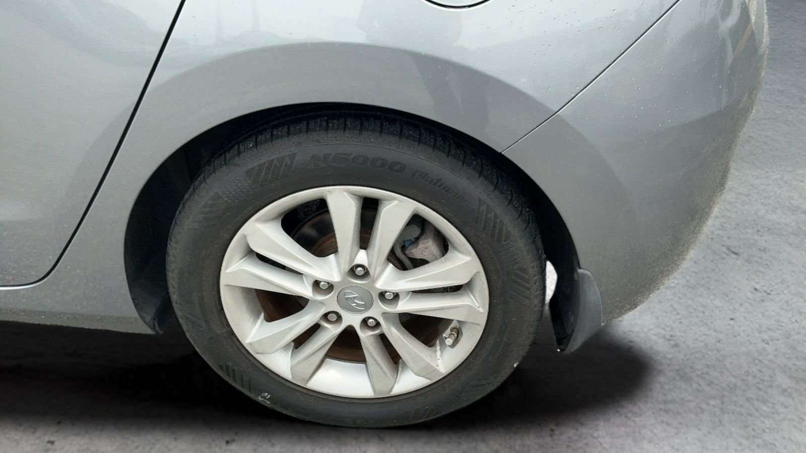 Used 2015 Gray Hyundai Base image 18