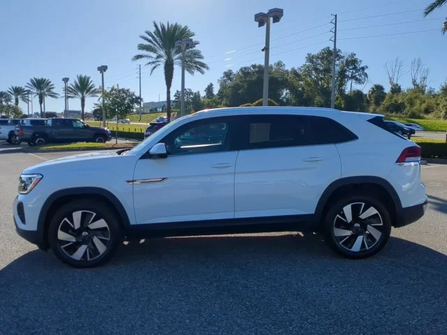 Used 2025 White Volkswagen 2.0T SE w/Technology image 7